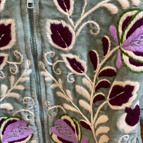 NWOT exquisite Tuchinda embroidered coat - Picture 3 of 6